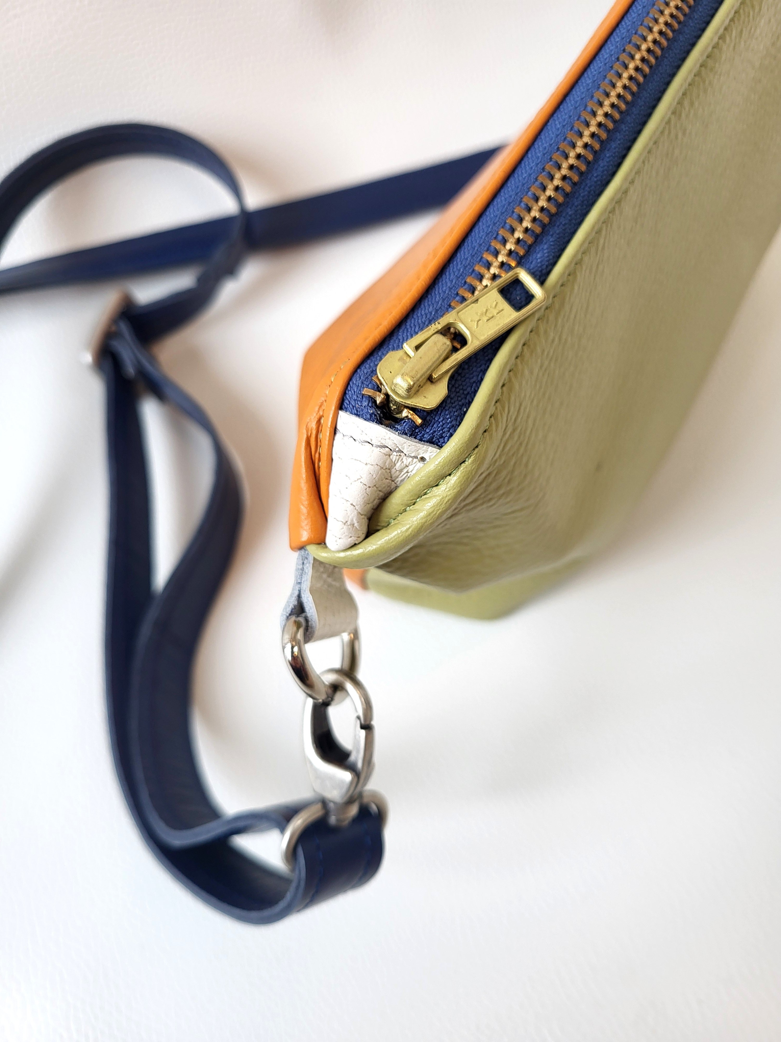Phone pouch double face