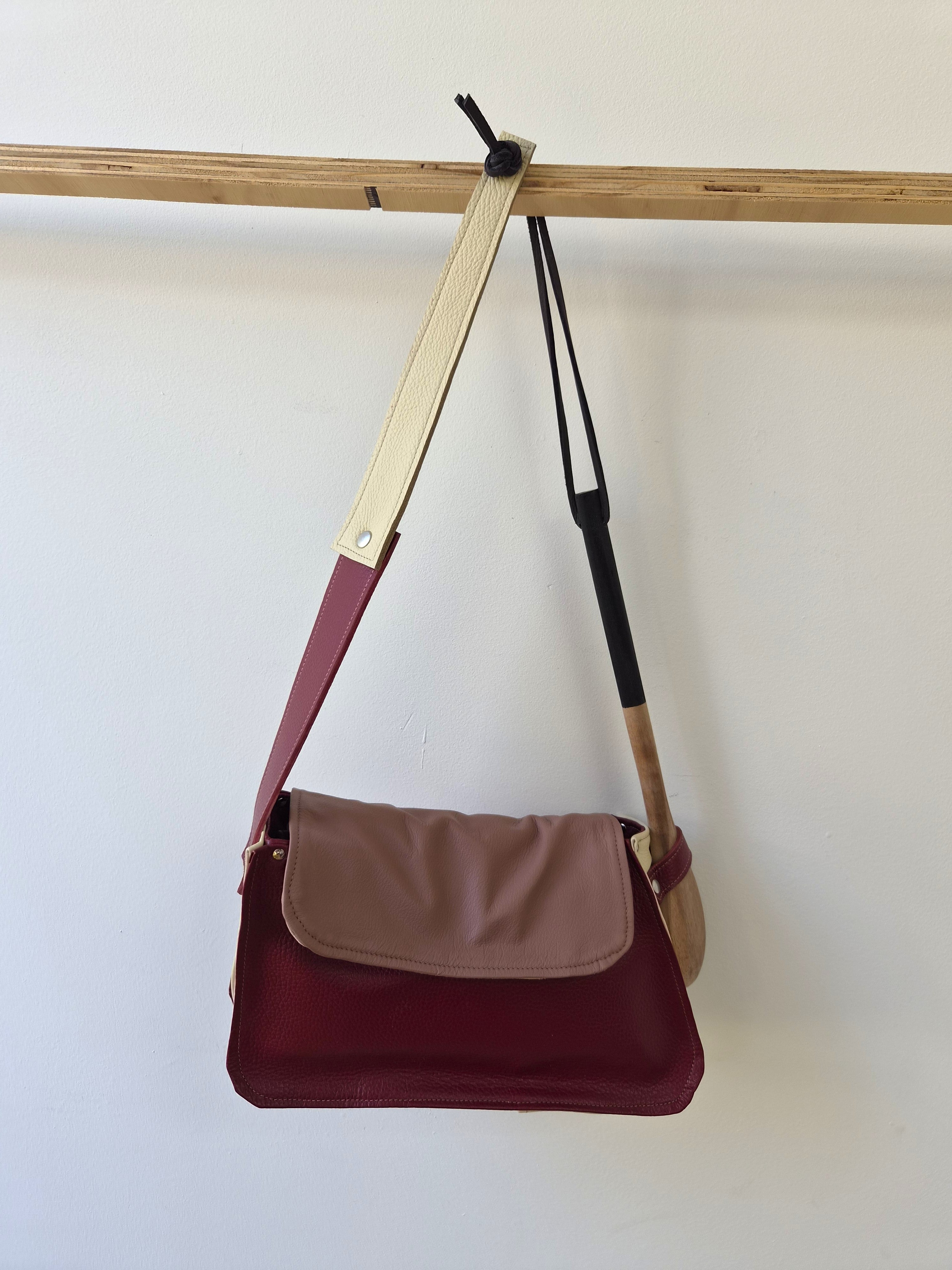 Shoulder baguette bag