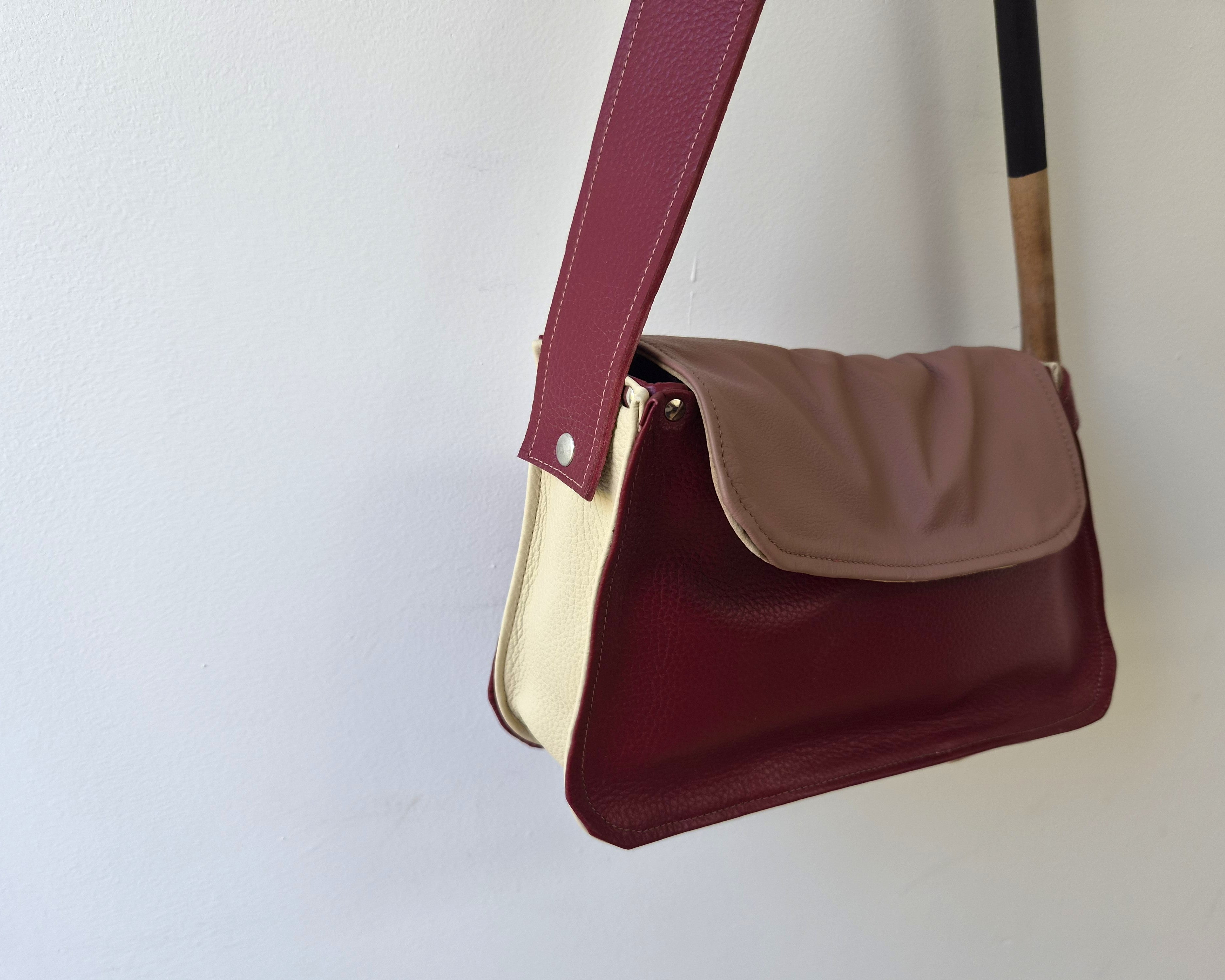 Shoulder baguette bag