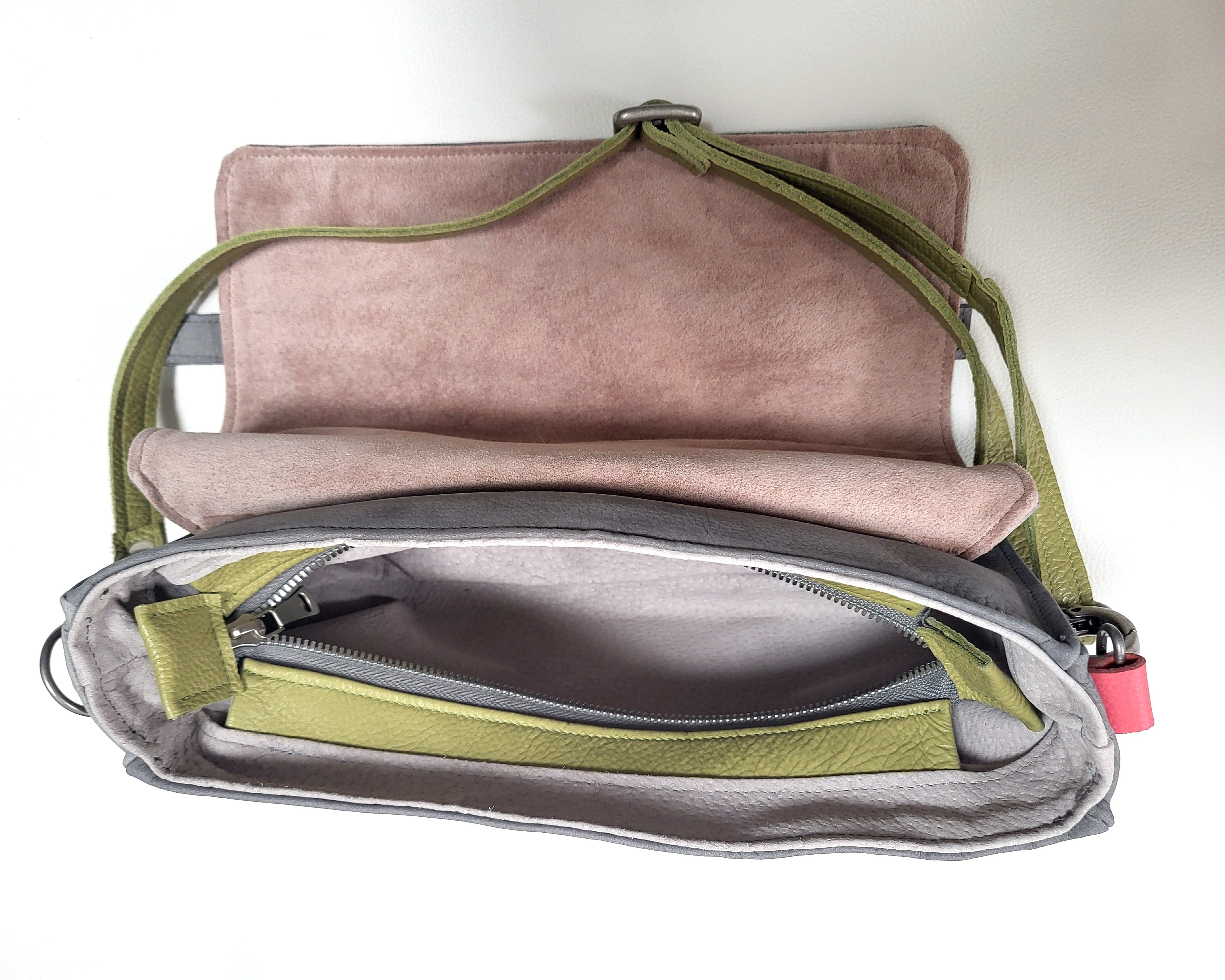 Shoulder shift bag - Color shift mechanism